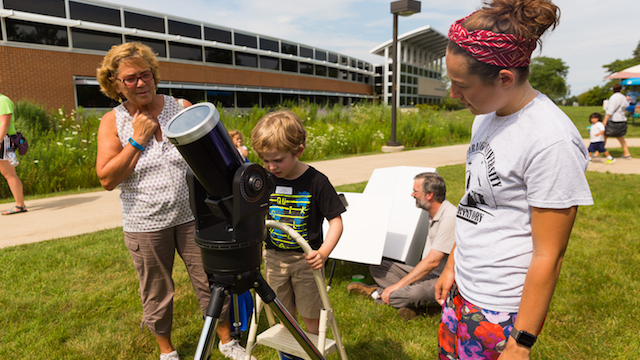 Boundless: Katie Willenbrink ’18 Studies the Course and the Stars