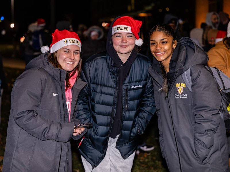 2024 Tree Lighting Ceremony, Valpo Edu